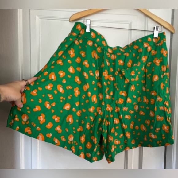 Tabitha Brown x Target Shorts XL Green Orange Leopard Print High Waist Zip Linen - Picture 8 of 10
